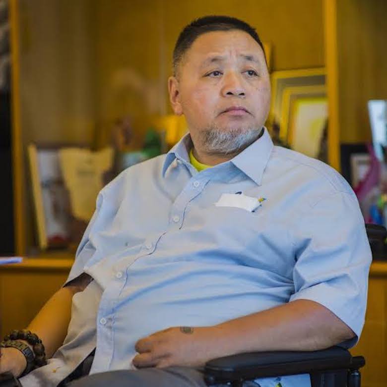 Harianto Badjoeri [1]  Memberi Perintah dengan Cara “Batuk-batuk”